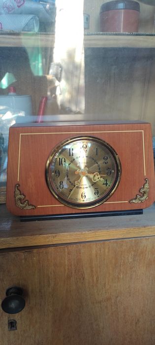 Часы янтарь кварцевые