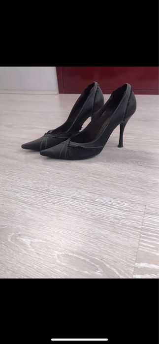 Дамски елегантни обувки на ток