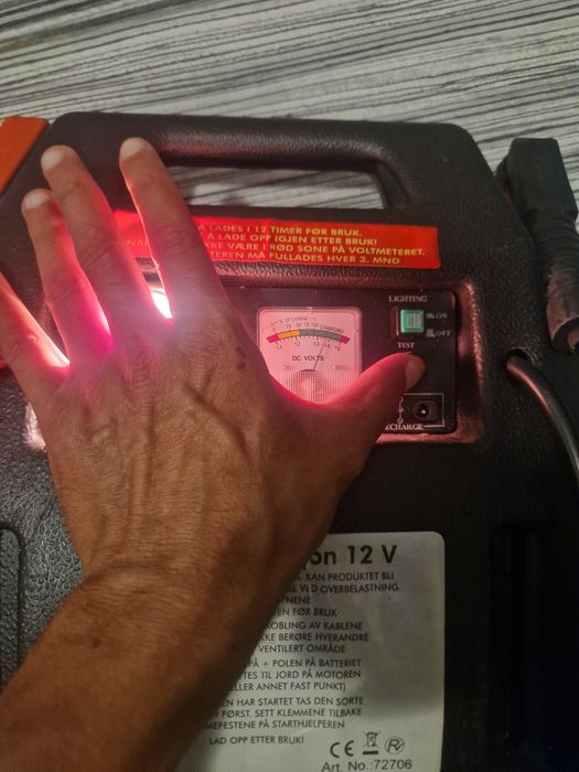 Robot de pornire auto