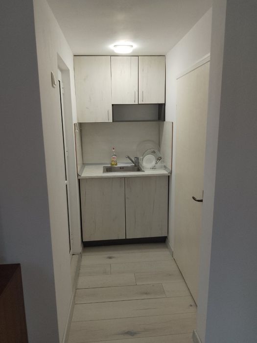 Дава се под наем Едностаен апартамент в Хасково, Хисаря - 15 кв.м за 147.9 € - Снимка #3