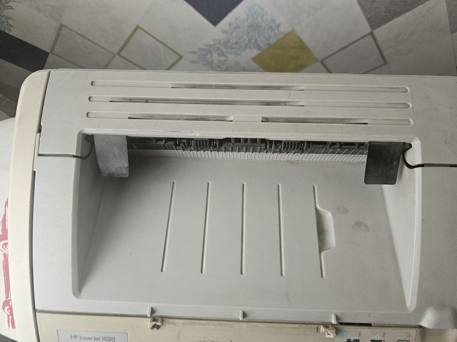 Продам принтер НР 1020