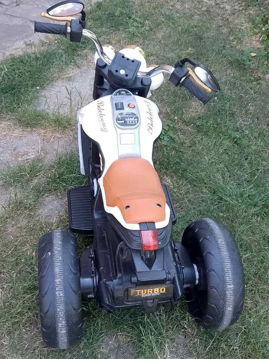 Акумулаторен мотор 12V