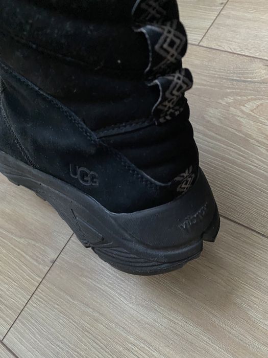 Ботинки UGG с мехом