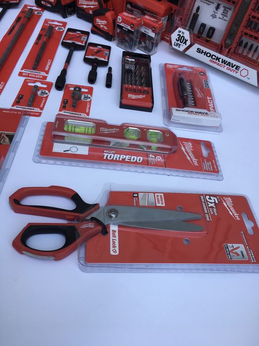 Milwaukee Ударни Битове, Накрайници , Ролетки , Чукове , Бургии и др