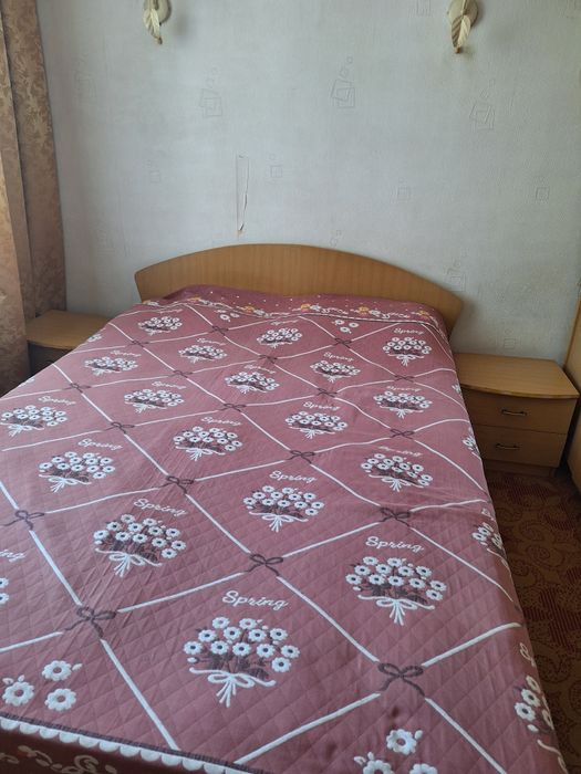 Продам спальный гарнитур