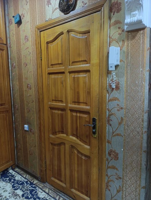 Продаю двери(из настоящего дерева)