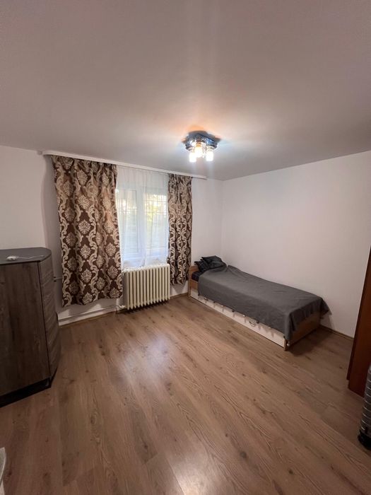Apartament de vânzare 38 mp parter str Oituz Suceava bloc p4 2 camere microapartament