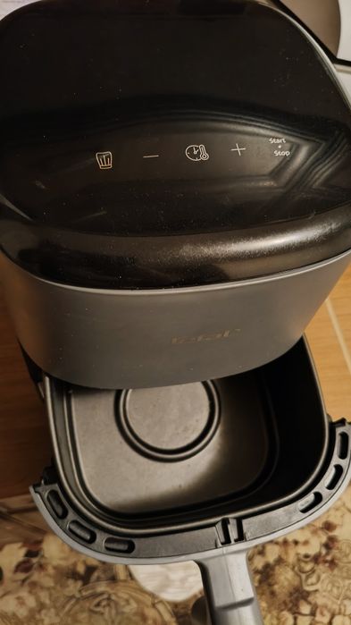Vând easy fry compact Tefal