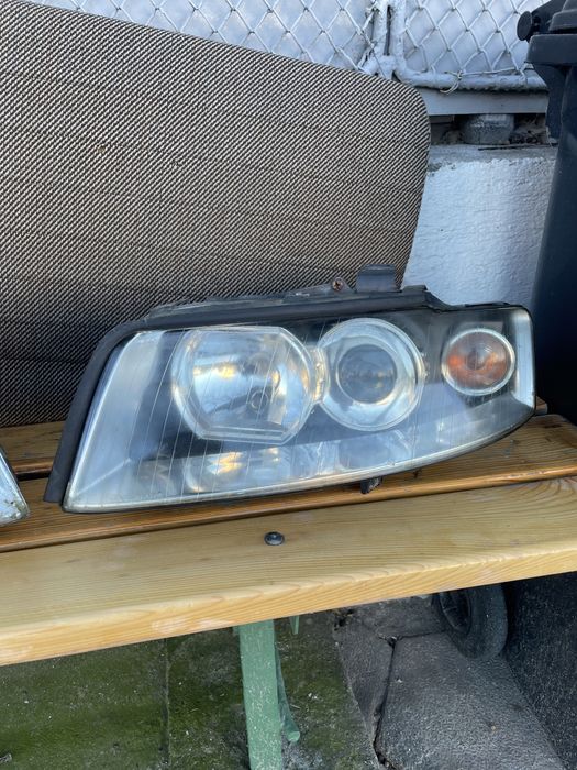 Фарове за ауди а4-б6 в добро състояние цената е за комплекта