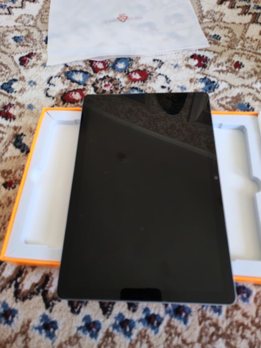 Продам планшет в отличном состояние все работает