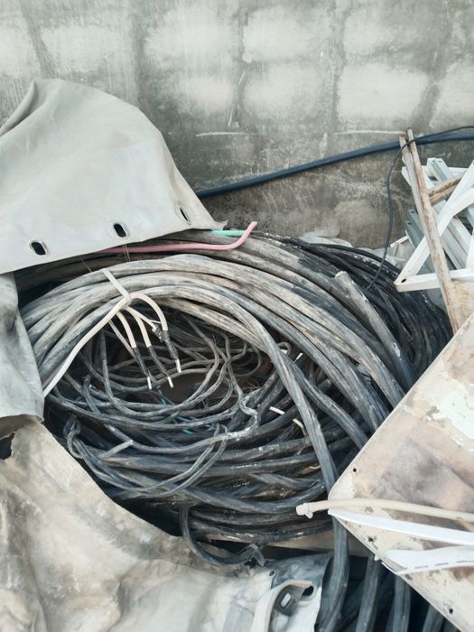 Продам толстый кабель/провод в бухтах
