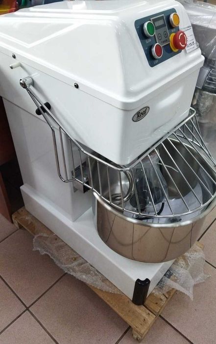 Тестомес спиральный на 20 литров.