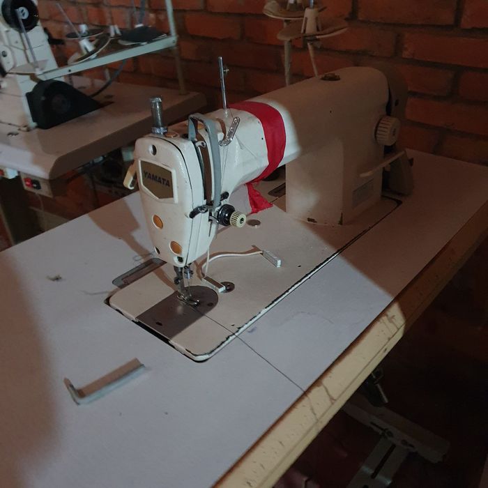 Vand masina de cusut pas cu pas