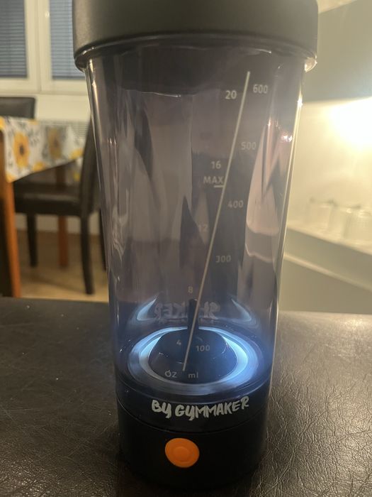 Продавам шейкър Shaker Maker