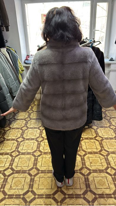 Продам норковую шубу