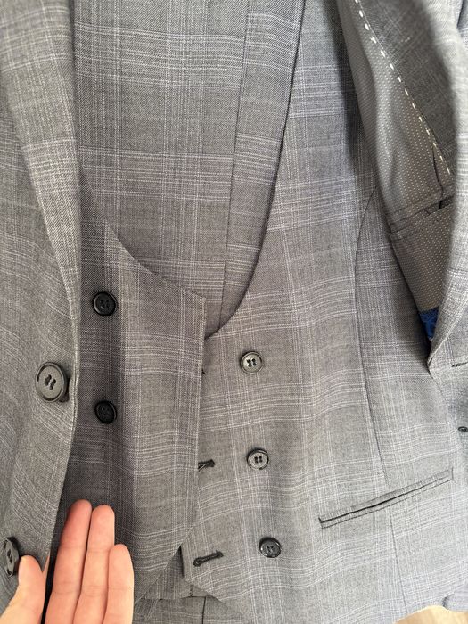 Костюм тройка продам