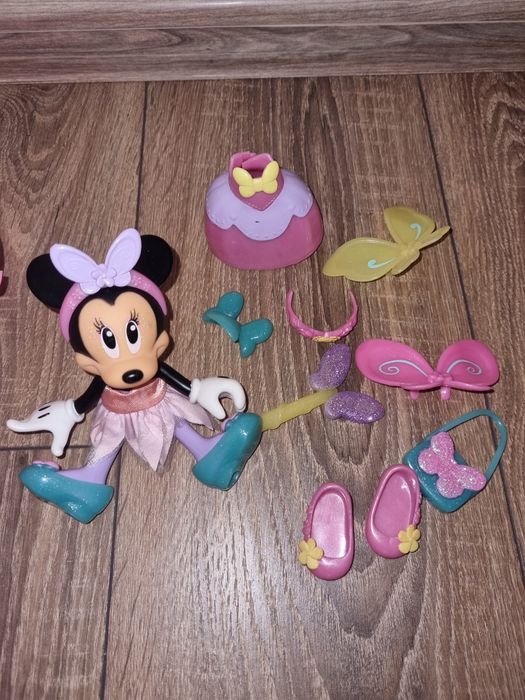 Set Figurina Minnie Mouse cu accesorii