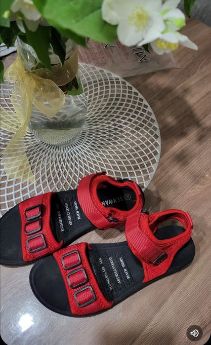 Сандалии жён. р.36-37.