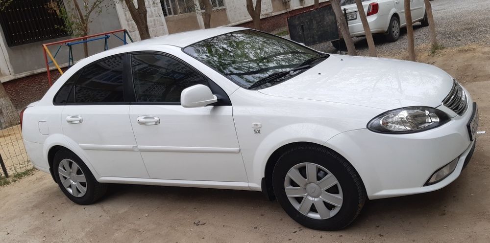 Сотилади Жентра 2022 йил, салондан бир қул