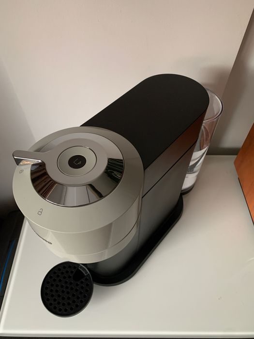Nespresso Vertuo Next cafea in stare buna