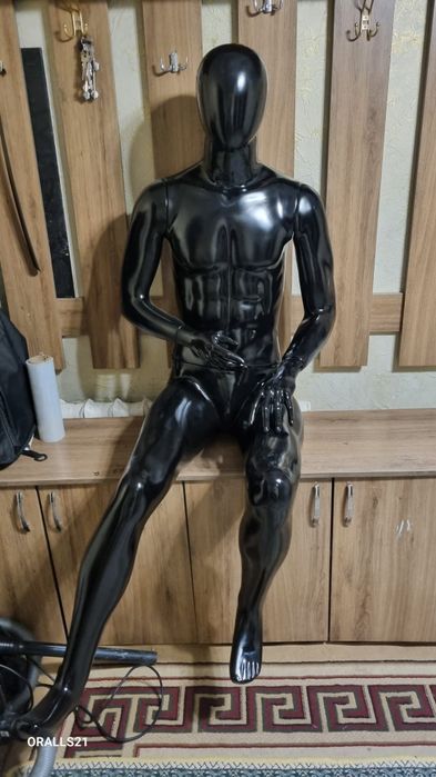 Мужские манекены.