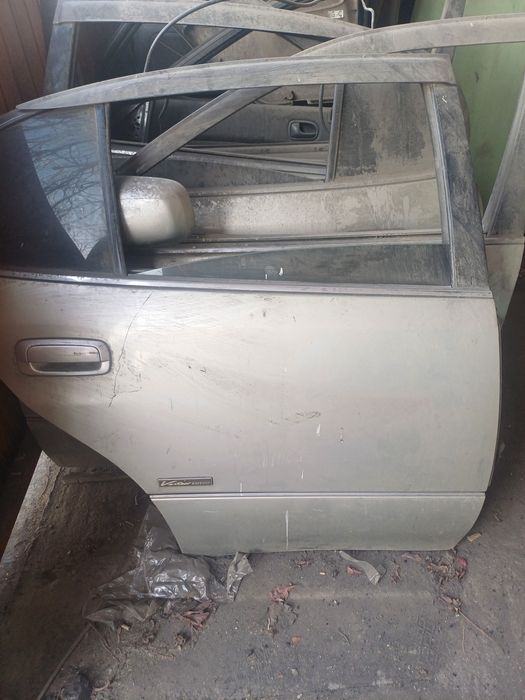 Двери на тойота аристо