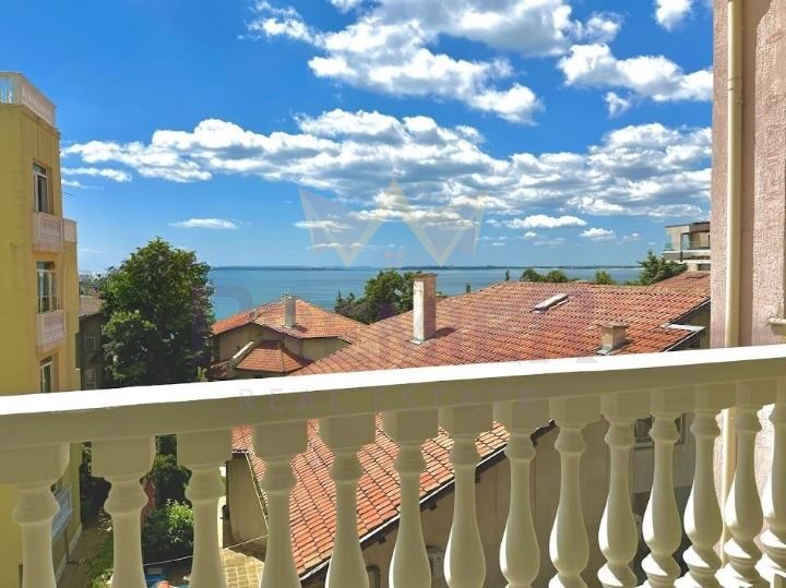 Продава се Двустаен апартамент в Свети Влас - 78 кв.м за 1016 €/кв.м - Снимка #3