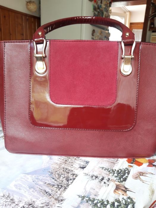 Чисто нова страхотна червена чанта с къси дръжки