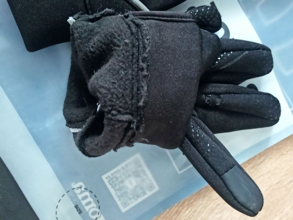 Продам перчатки Joma