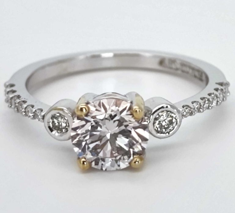 Inel 18k cu diamante naturale si un diamant lab grown 1,25ct