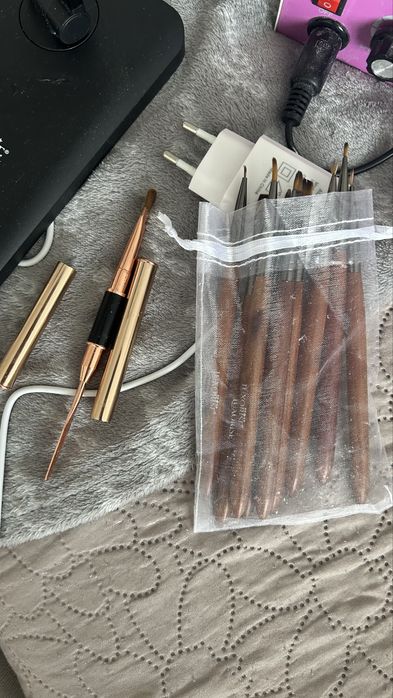 Kit de unghii noi sa folosite foarte putin