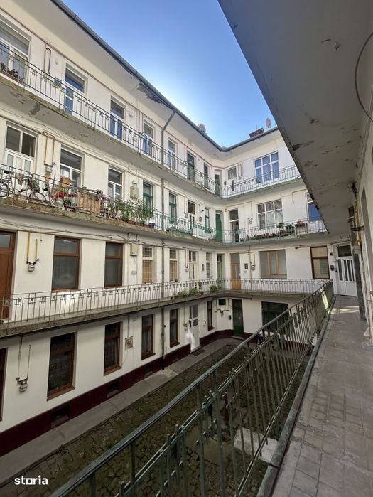 Apartament 3 camere, zona semi-centrala, 15 minute de centru