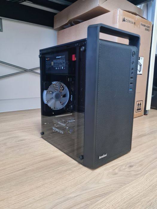 Супер компактен геймърски компютър