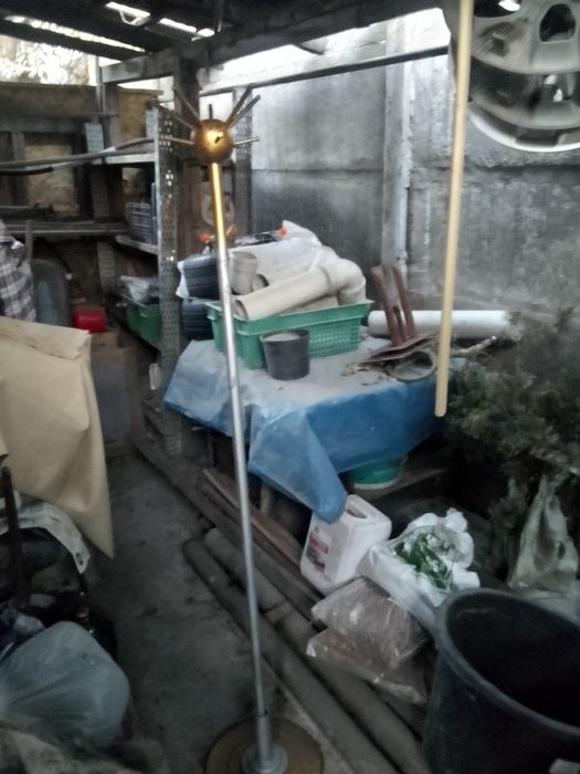 Продам полки, столы, шкафы, бочки , гипсокартон, кафель..