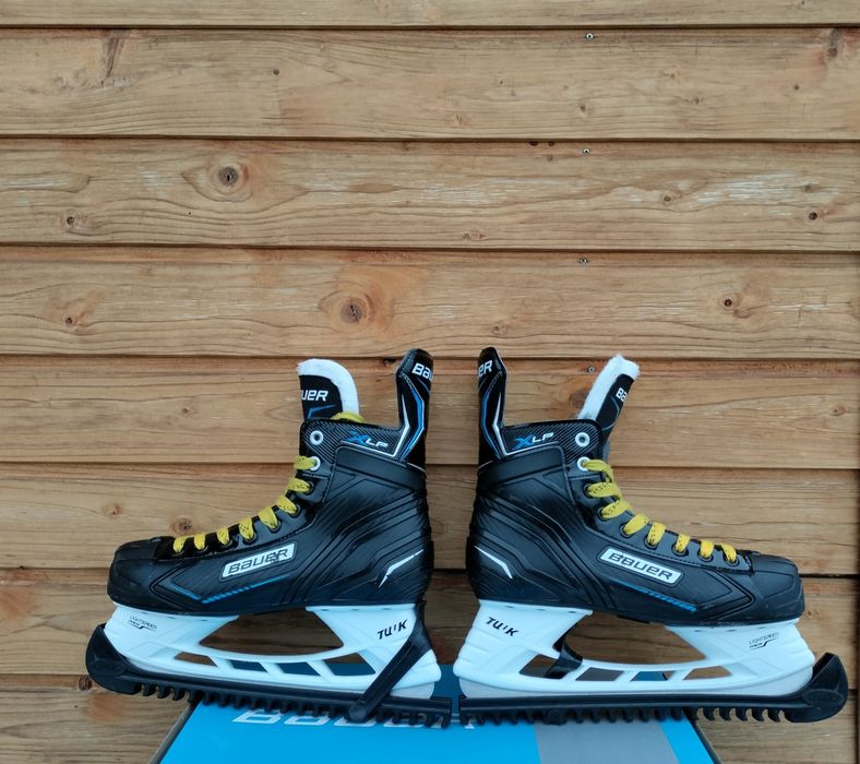 Vând patine BAUER XLP in stare FOARTE BUNA