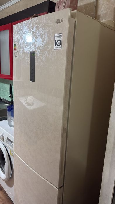 LG холодильник срочно продам