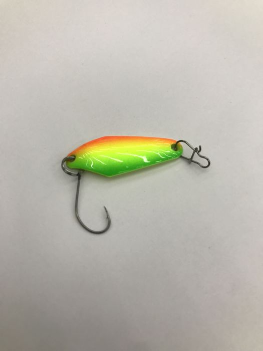 Блесна на форель 2.5г