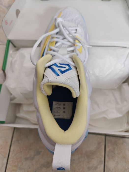 Giannis Immortality 3, noi, cutie, originali,marime 49.5