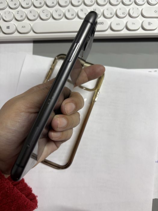 Продам Iphone 11