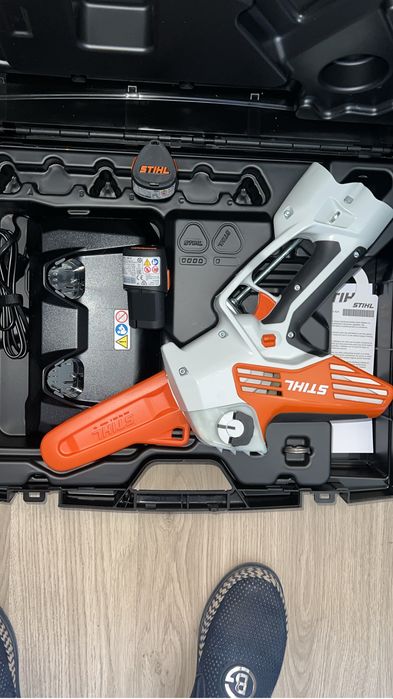 Foarfeca pentru gard viu Stihl HSA 40 cu ac. si inc-Noua