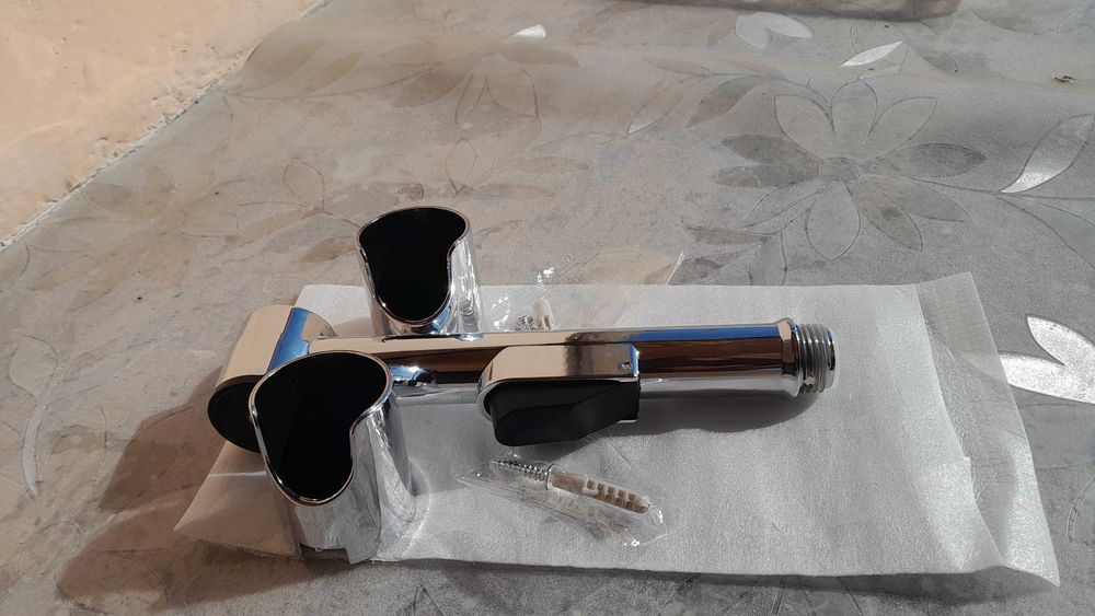 Ръчен хигиенен душ или душ за интимна хигиена