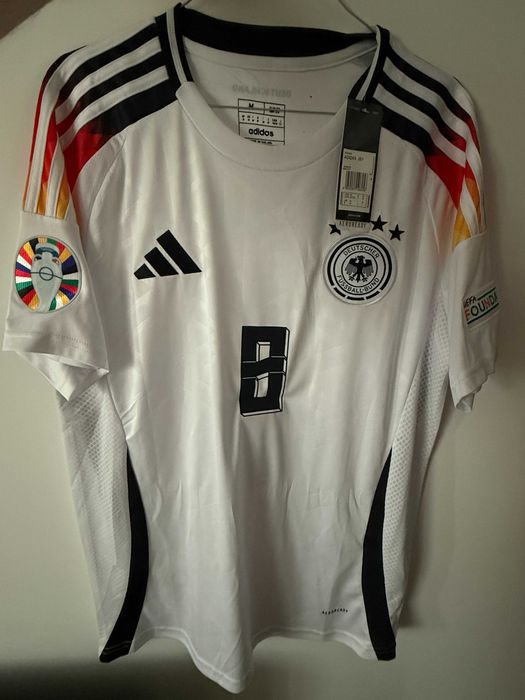 Tricou Kroos Germania euro 2024 cu badge uri fotbal