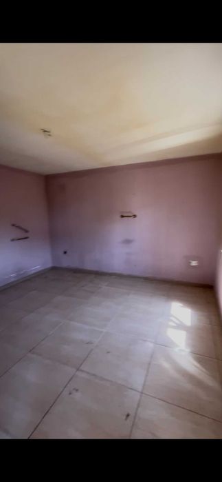 835mp la munte, casă la gri — poveste neterminată, 89.000€ neg.