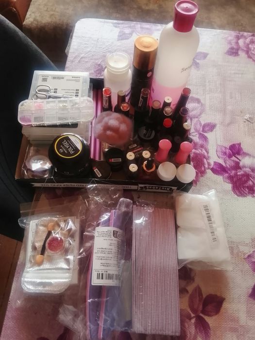 Vand produse manichiura unele noi altele putin folosite sau probate
