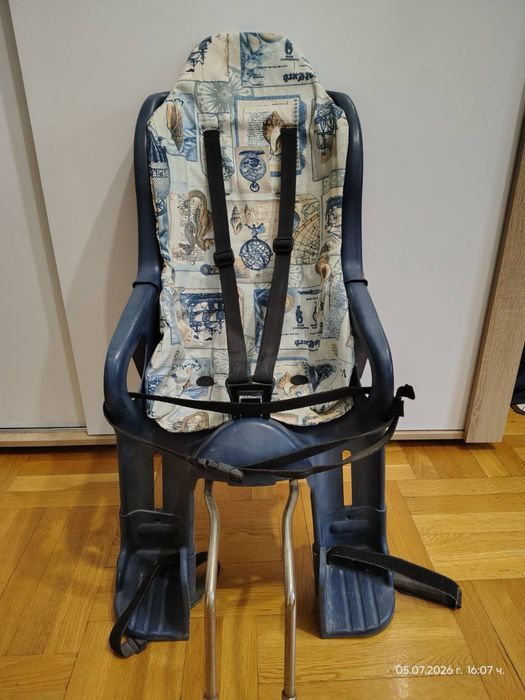 Продавам детско столче за колело.