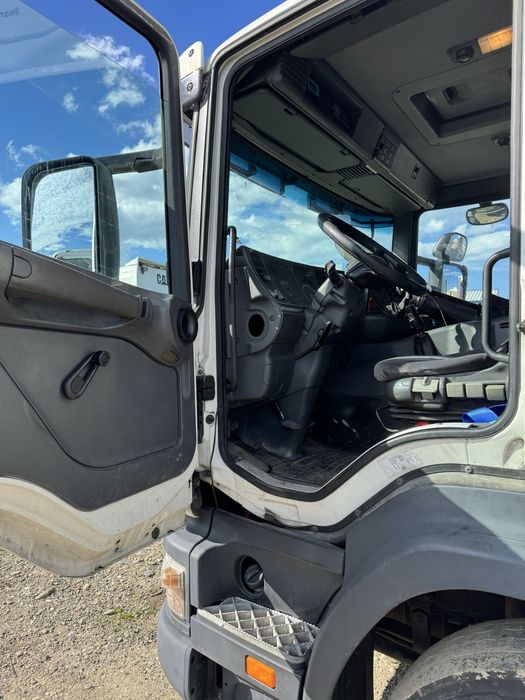 Scania  D94. 220 frigorific