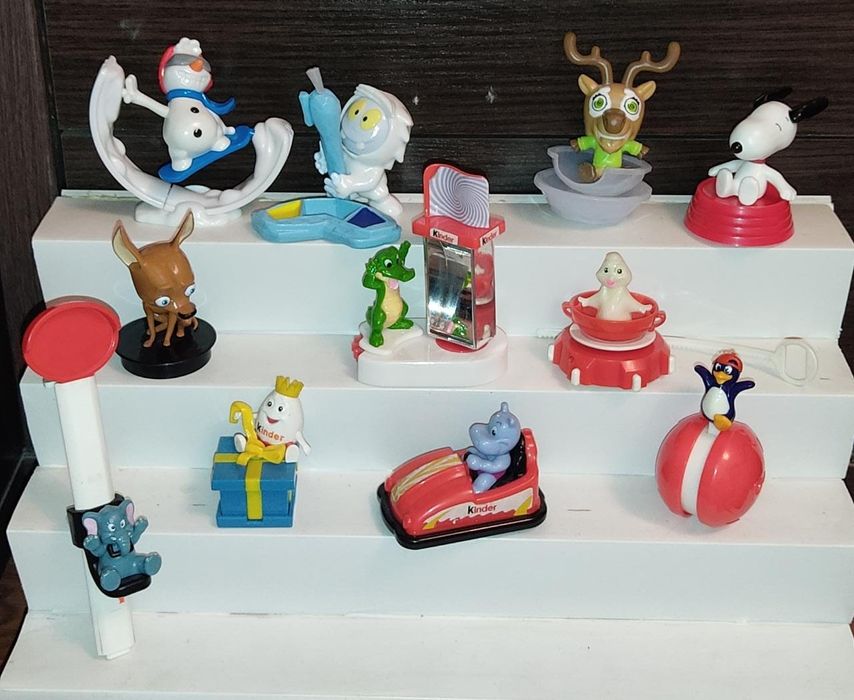 Игрушки киндер единички и сериями