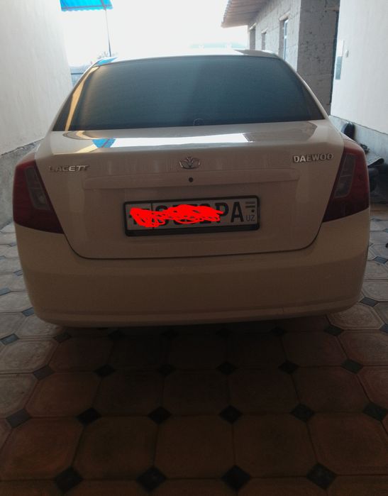 Lasetti sotiladi naxtga