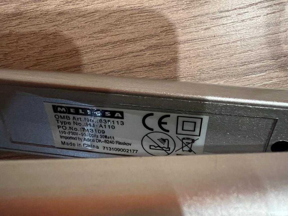 Продаю выпрямитель для волос