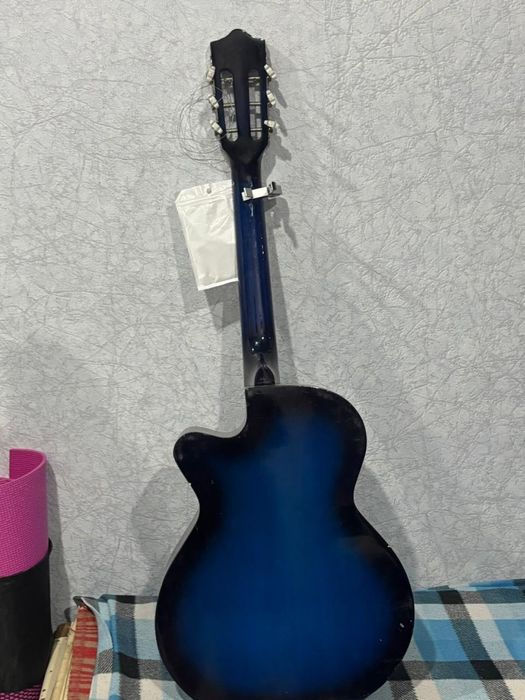 Продам новую гитар.